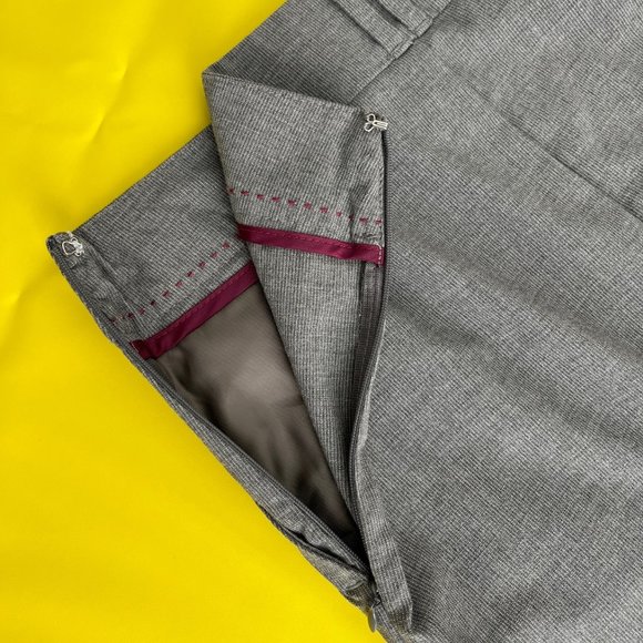 Old Navy Stretch A-Line Pinstripe Gray Skirt, Size 1 - Picture 3 of 8